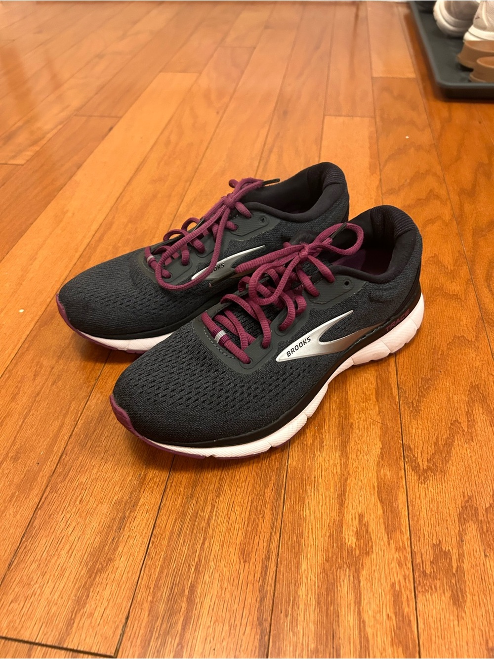 Brooks Trace Women's Black Running Shoes with Purple Laces